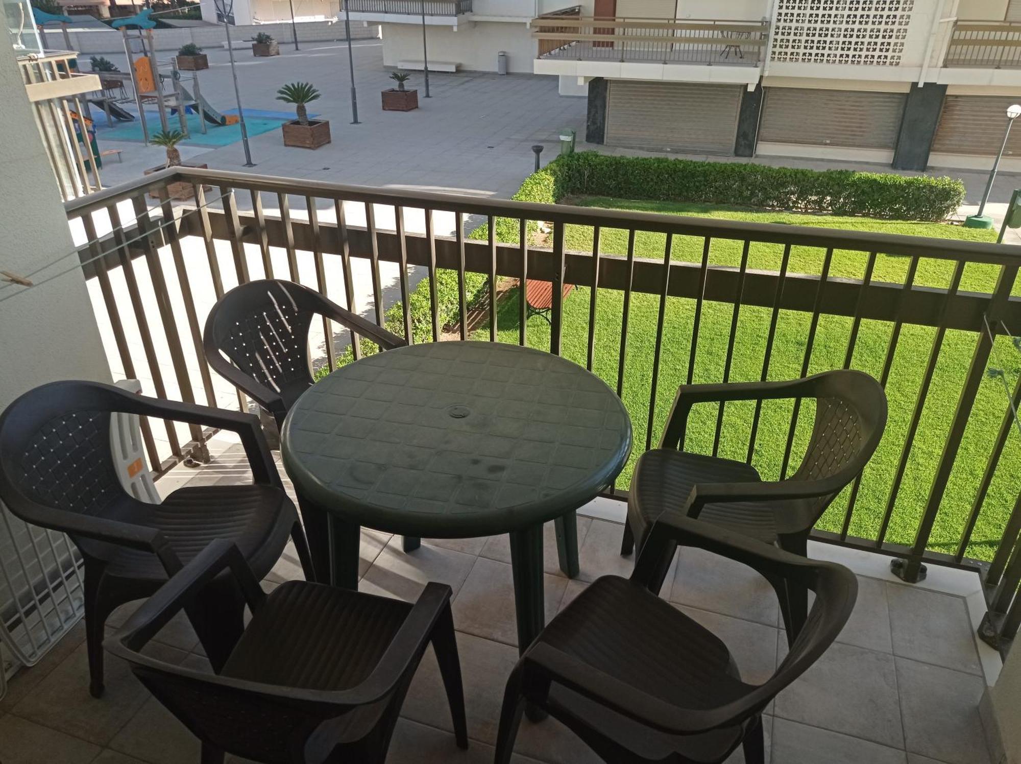 Manila Solo Familias Serviplaya Gandía Kültér fotó